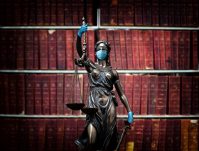 Coronavirus vrouwe justitia